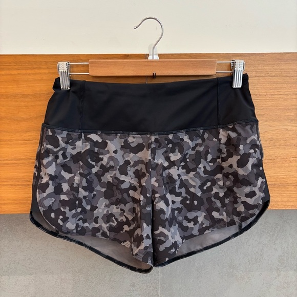 ATHLETA RUNNING FREE SHORT 3.5 - Picture 1 of 10